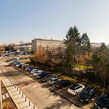 Jonagold Apartment Metro Raclawicka وارسو المظهر الخارجي الصورة