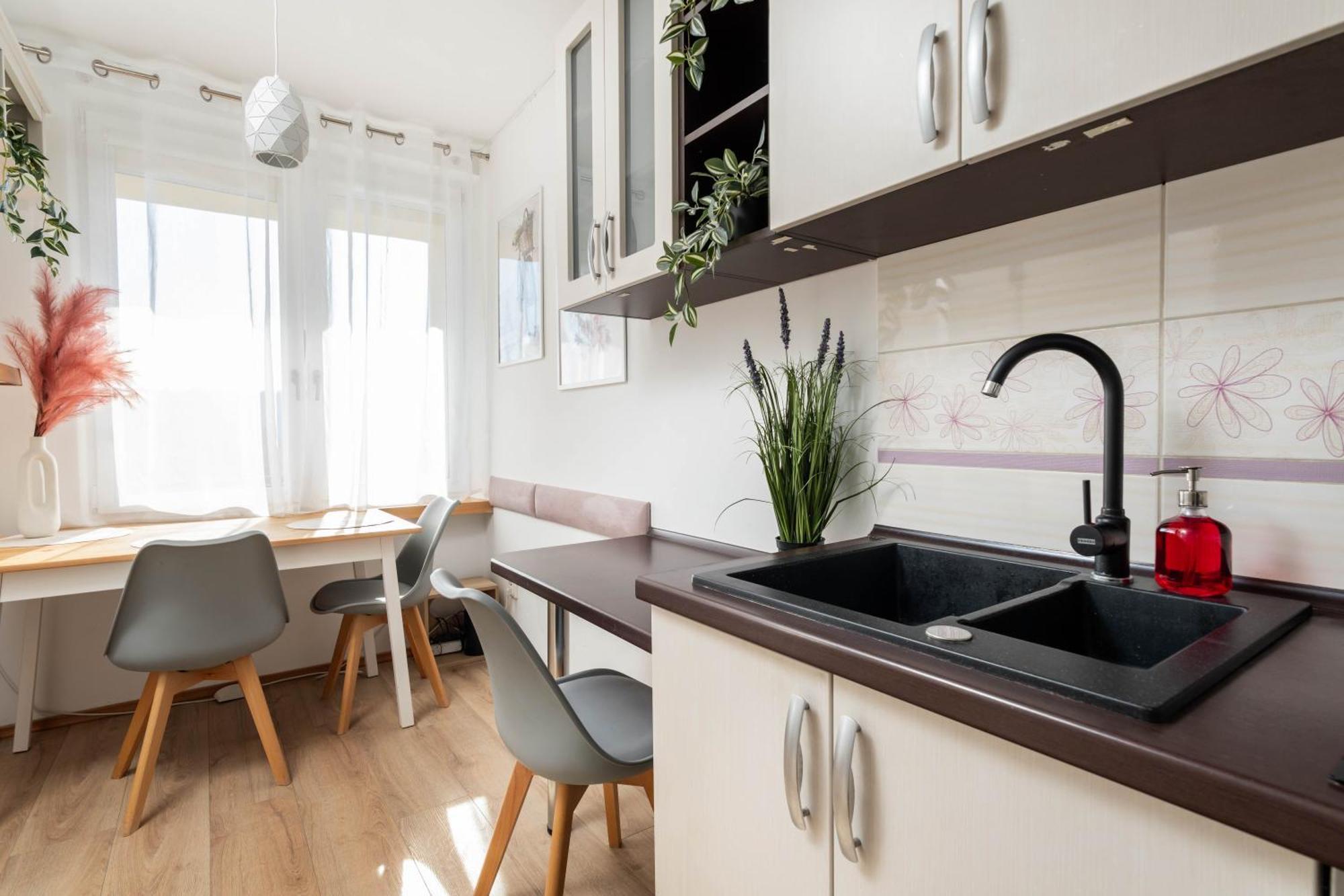 Jonagold Apartment Metro Raclawicka وارسو المظهر الخارجي الصورة